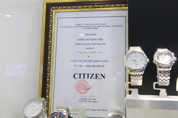 Cửa hàng đồng hồ tại Long Biên