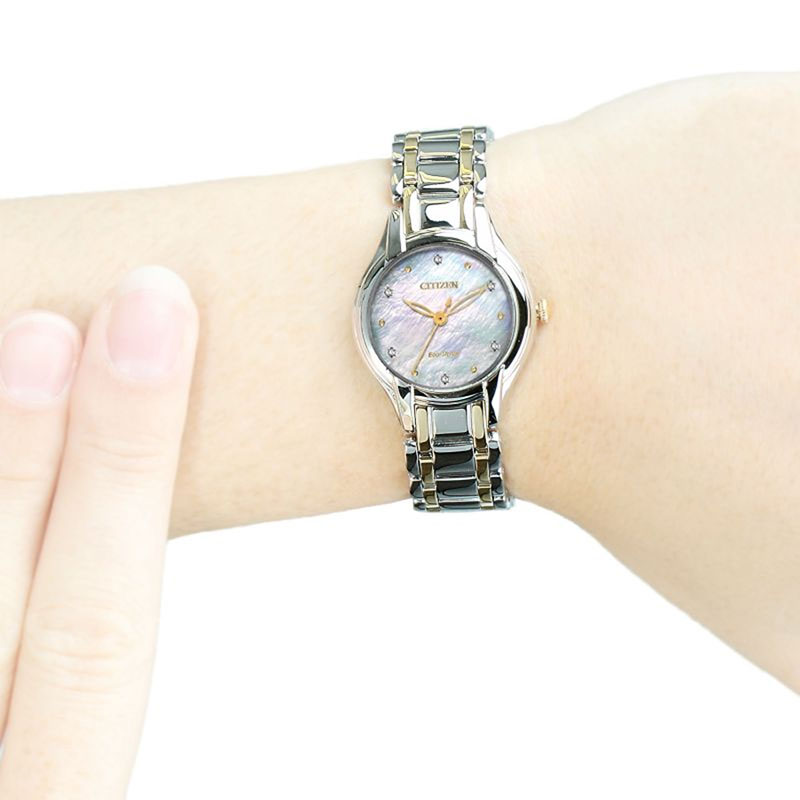 Đồng hồ Citizen Eco-Drive EM0284-51D