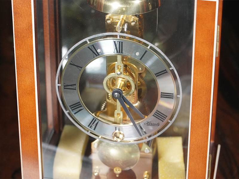 Đồng hồ để bàn Hermle 23056-030791