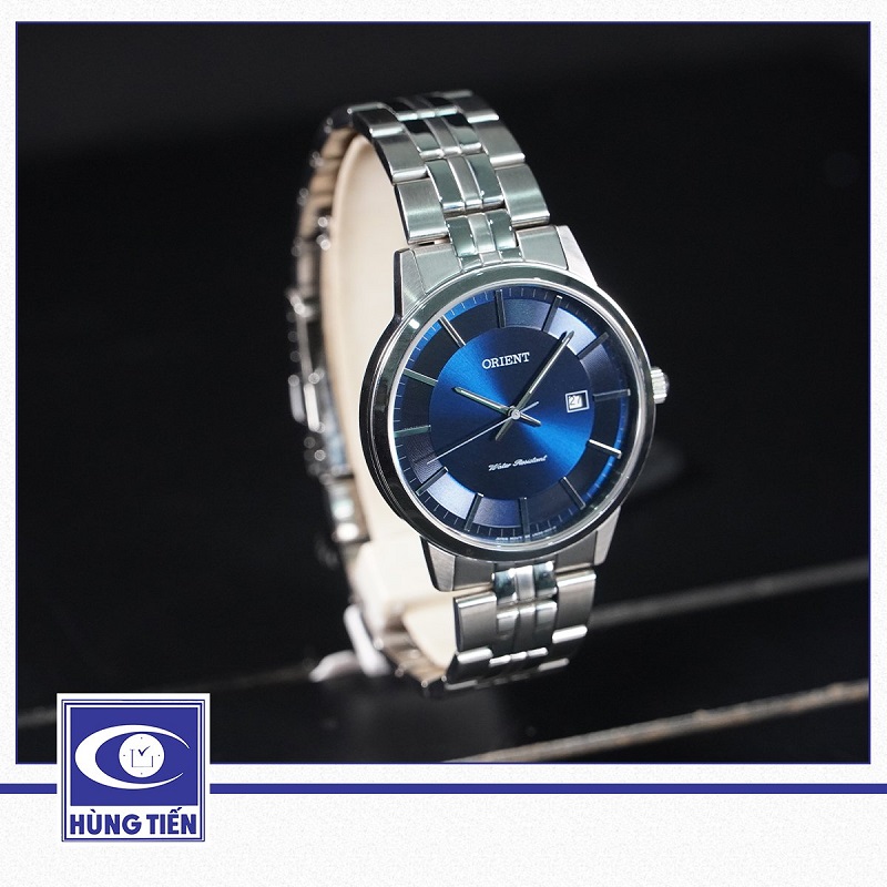 Đồng hồ Orient do Hùng Tiến cung cấp. 