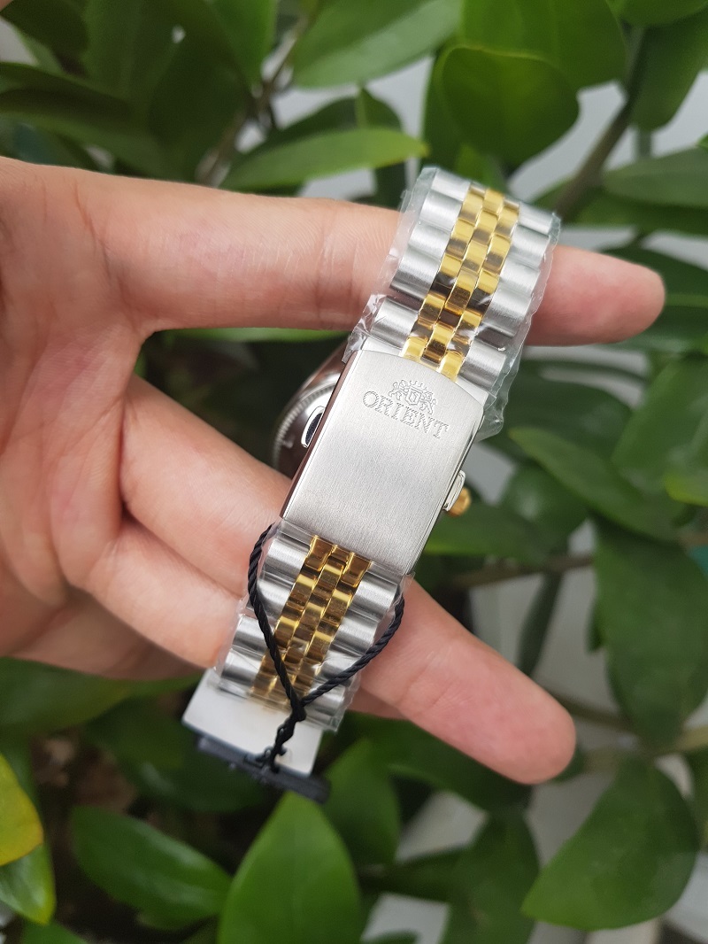 Đồng hồ Orient FEV0J002WY - Thần thái của hoàng gia